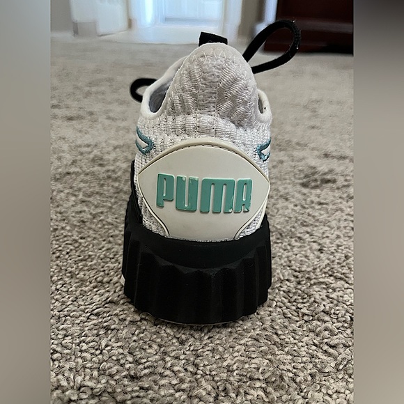 Puma women’s black, blue, and white mesh sneakers 🩵 - Picture 2 of 7
